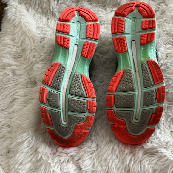 ASICS gel nimbus 19. Size 9 1/2 - Picture 3 of 5